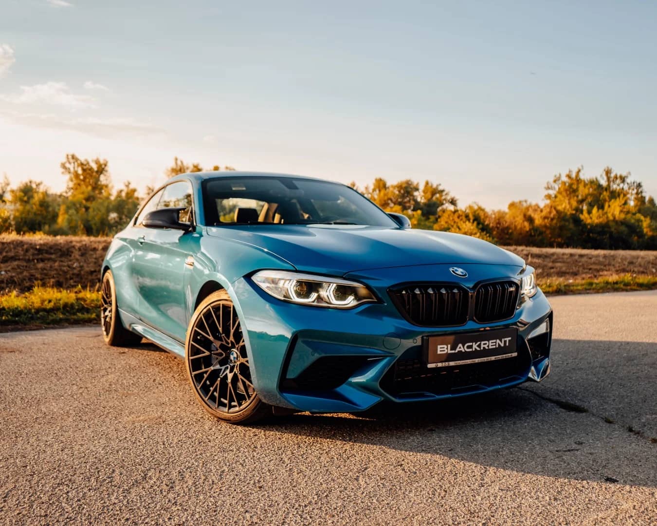 BMW M2 2019 - Kliknutím zobrazíte detail vozidla BMW M2 2019 petrol - Náhľad prémiového vozidla v BlackRent autopožičovni na Slovensku za 100,00€/deň