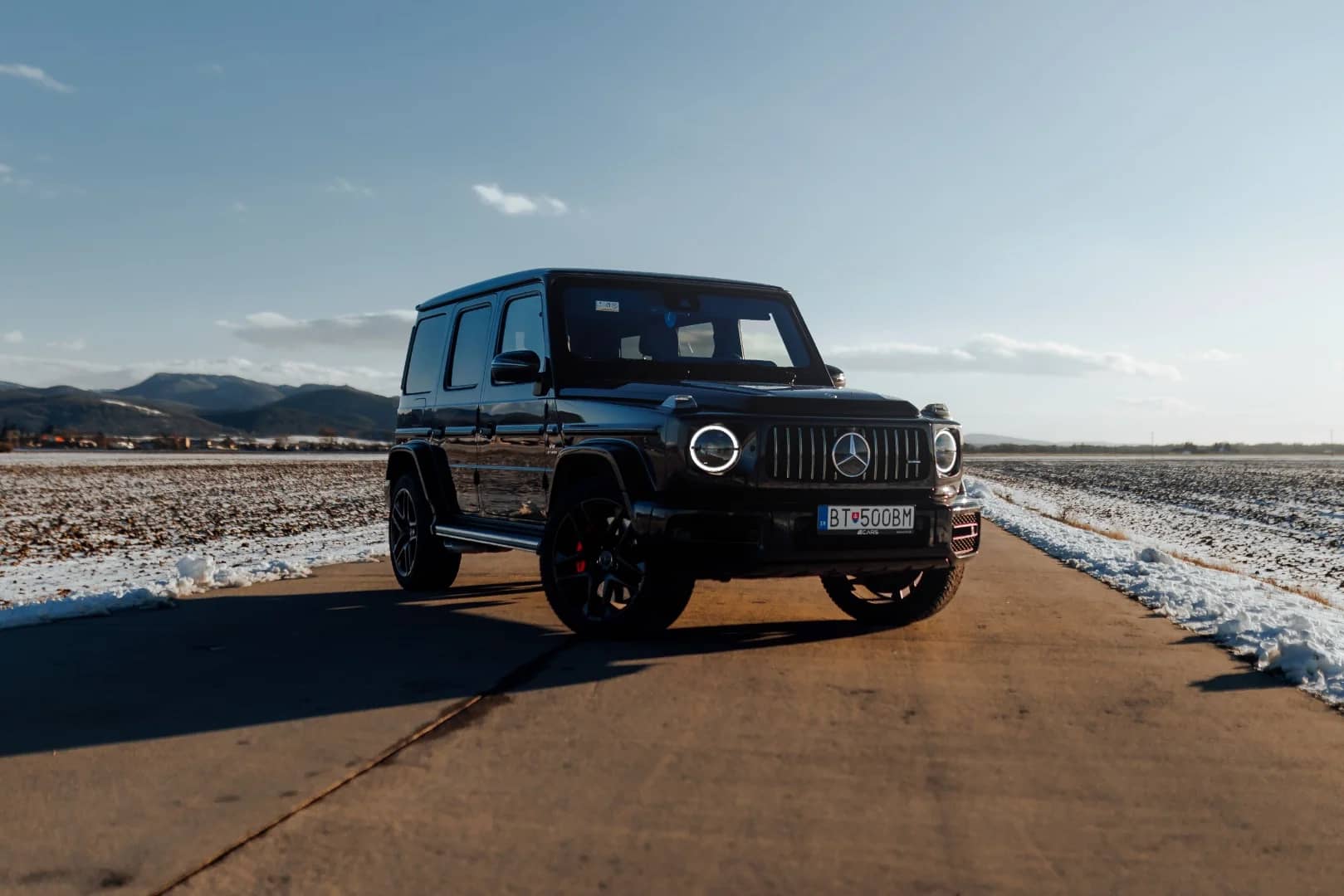 Mercedes-Benz G-Class 2022 - Kliknutím zobrazíte detail vozidla Mercedes-Benz G-Class 2022 petrol - Náhľad prémiového vozidla v BlackRent autopožičovni na Slovensku za 150,00€/deň
